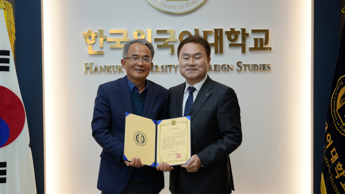 안홍진 동문, "급변하는 시대 모교의 미래 인재 양성에 보탬되길"... 1억 원 발전기금 기부 이미지